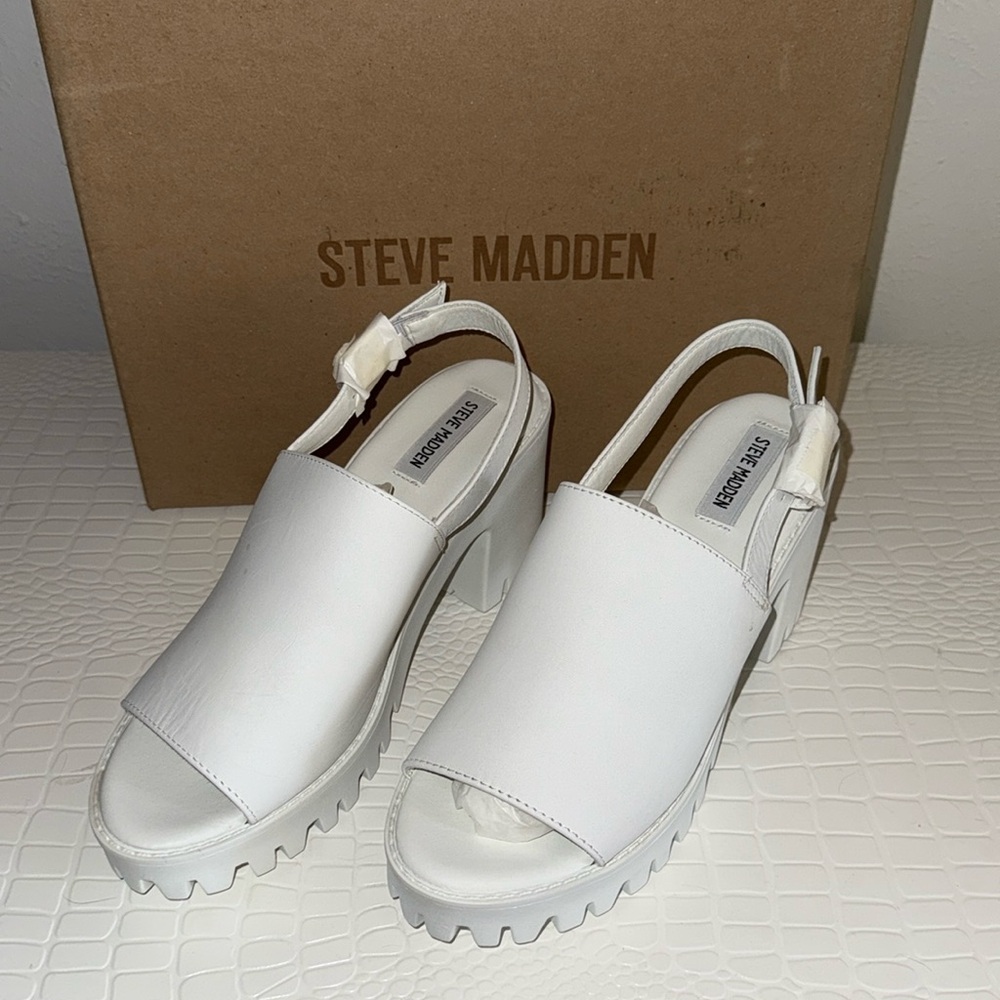 NEW Steve Madden Women's Sunnyside Slingback Chunky Heel Sandal White Size 10M.